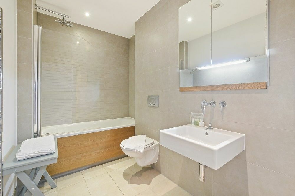 Stylish 2 Bedroom Flat With Balcony In Лондон Екстер'єр фото